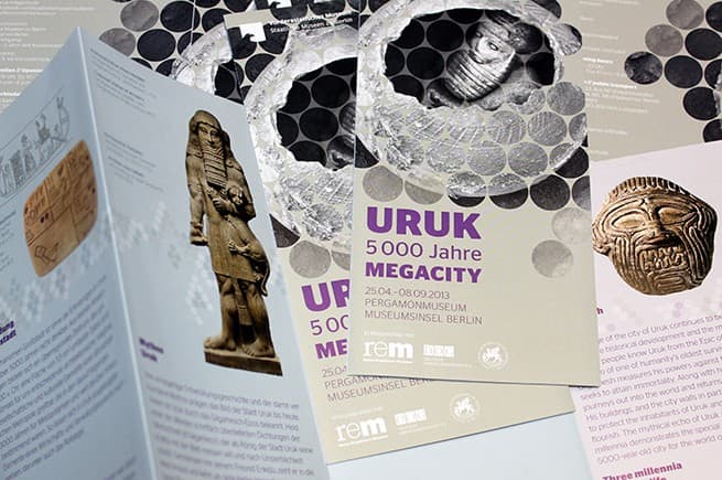 Folletos de la exposición Uruk 5000 Jahre Megacity